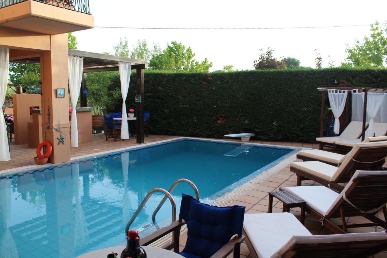 4-Seasons Pool Villa Near Meteora 特里卡拉 外观 照片